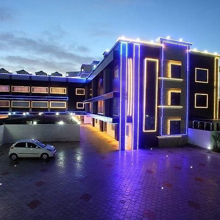 Hotel Sea Palace Kollam Kültér fotó