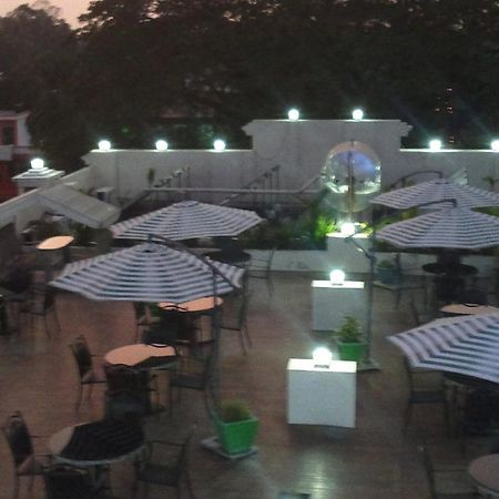 Hotel Sea Palace Kollam Kültér fotó