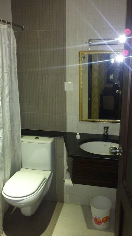 Hotel Sea Palace Kollam Kültér fotó