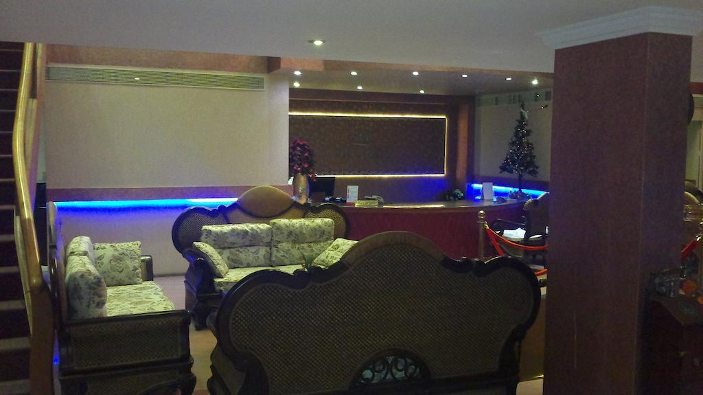 Hotel Sea Palace Kollam Kültér fotó