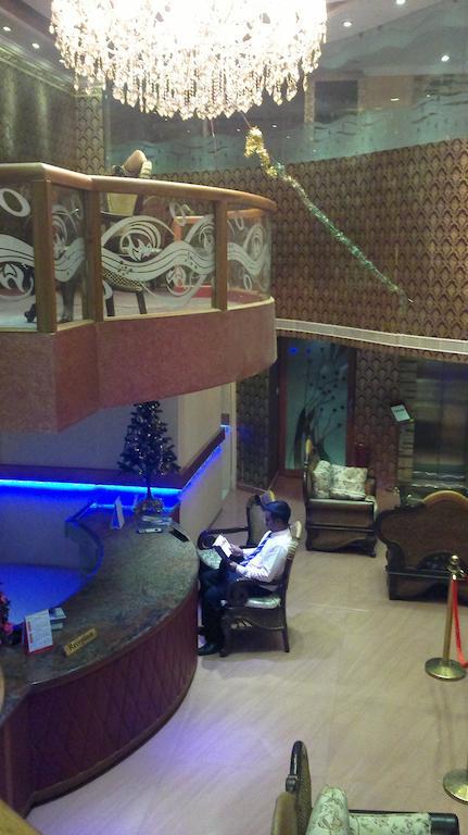 Hotel Sea Palace Kollam Kültér fotó